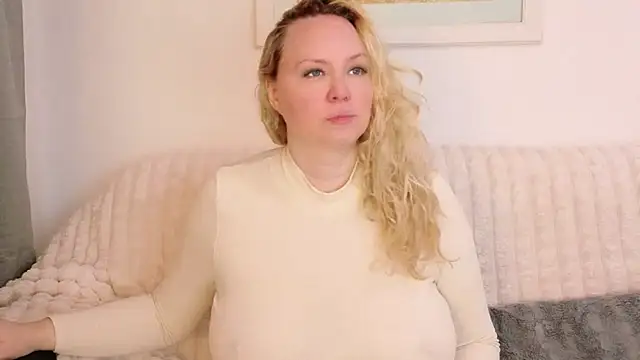 Sarah4you online show from December 2, 2025, 9:54 pm