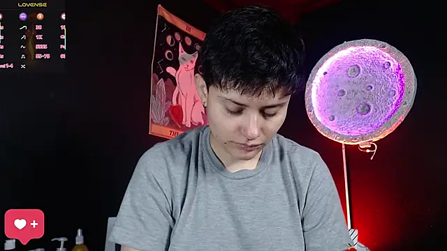 girl intense444 online show from April 9, 2026, 1:16 pm