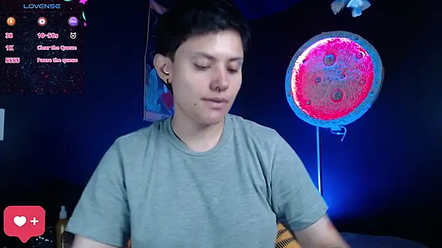 Snapshot of girl_intense444 chatting on May 29, 2026, 1:09 pm girl intense444 online show from May 29, 2026, 1:09 pm