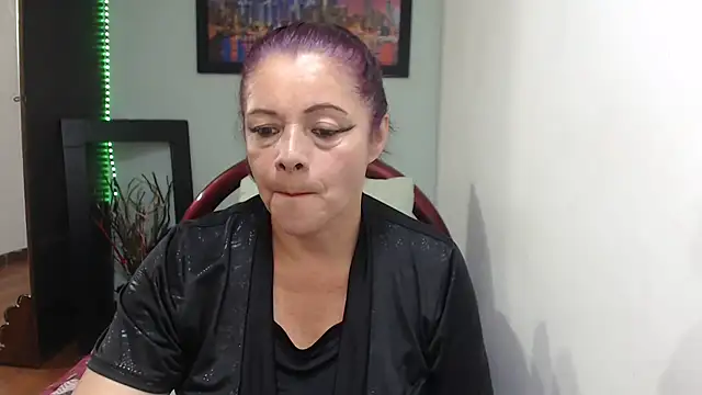 Snapshot of sexytitshot126 chatting on October 5, 2025, 10:40 pm sexytitshot126 online show from October 5, 2025, 10:40 pm