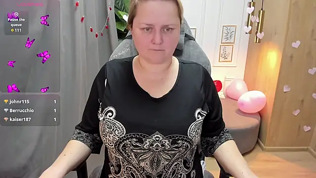 Snapshot of ScarlettSoft chatting on February 18, 2025, 12:06 pm ScarlettSoft online show from February 18, 2025, 12:06 pm