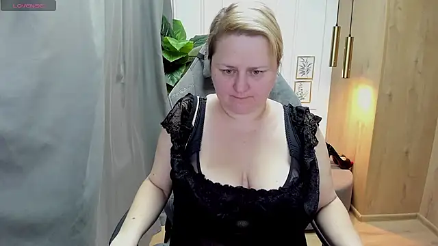 Snapshot of ScarlettSoft chatting on March 3, 2025, 9:11 am ScarlettSoft online show from March 3, 2025, 9:11 am