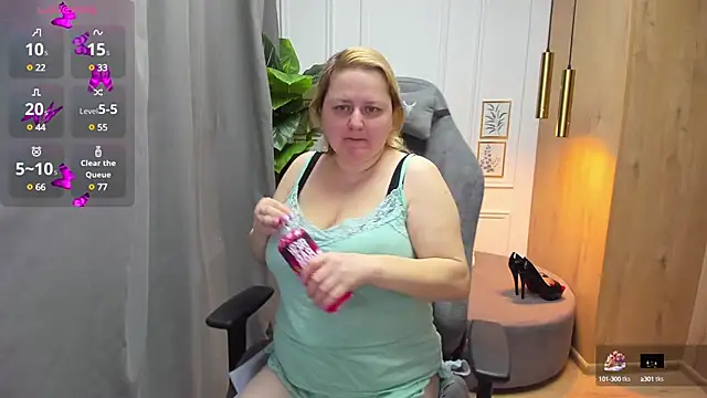 Snapshot of ScarlettSoft chatting on March 18, 2025, 6:03 am ScarlettSoft online show from March 18, 2025, 6:03 am