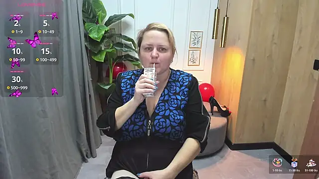 ScarlettSoft online show from October 31, 2025, 5:41 am