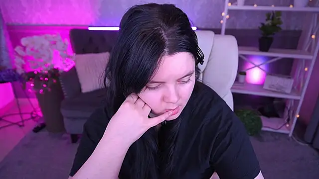 LittleShyy online show from February 28, 2026, 1:56 pm