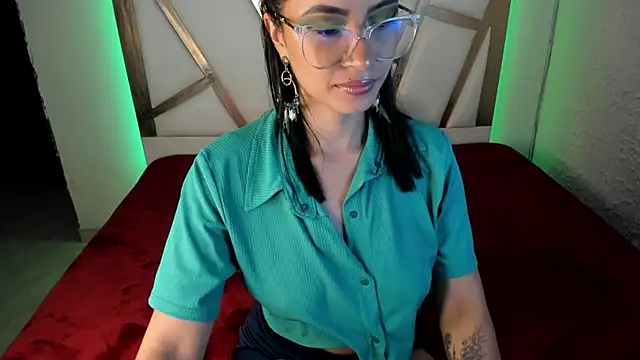 Snapshot of PaulinaBelushi chatting on July 23, 2026, 10:51 pm PaulinaBelushi online show from July 23, 2026, 10:51 pm