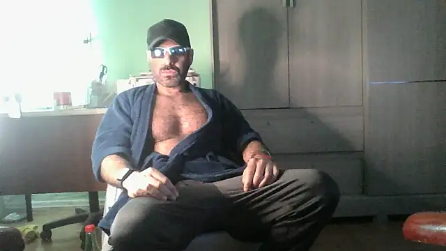 Snapshot of MILITARS chatting on July 9, 2026, 11:31 pm MILITARS online show from July 9, 2026, 11:31 pm