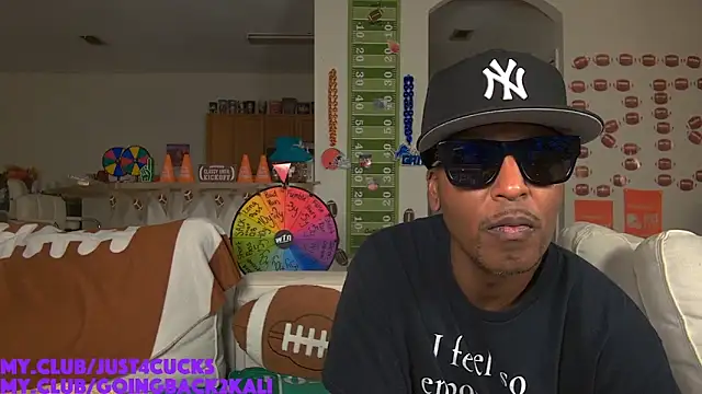 boomboomr00m online show from October 10, 2025, 12:20 am