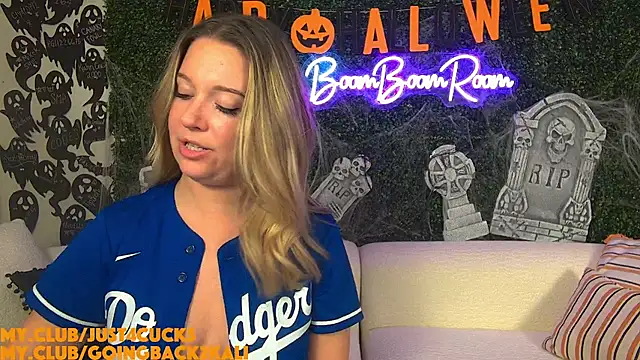 boomboomr00m online show from November 2, 2025, 4:48 am