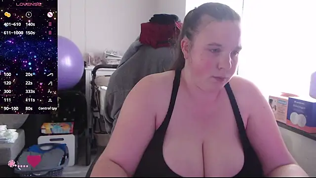 Snapshot of AureliaWinter chatting on June 17, 2026, 3:02 pm AureliaWinter online show from June 17, 2026, 3:02 pm