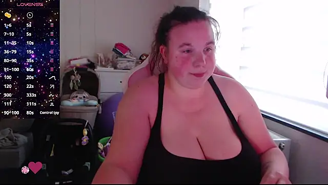 Snapshot of AureliaWinter chatting on June 20, 2026, 7:27 pm AureliaWinter online show from June 20, 2026, 7:27 pm