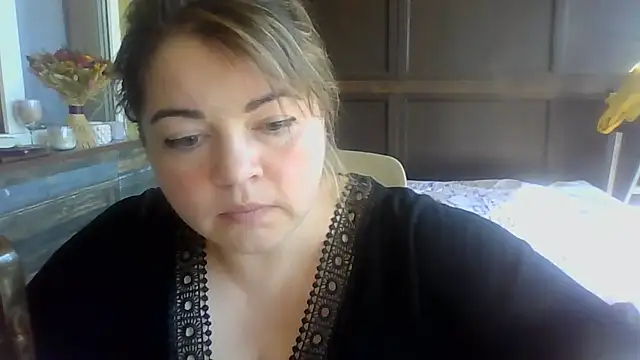 Snapshot of cute__cherry chatting on July 1, 2026, 7:10 am cute cherry online show from July 1, 2026, 7:10 am
