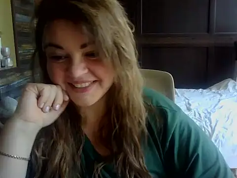 Snapshot of cute__cherry chatting on July 8, 2026, 8:52 am cute cherry online show from July 8, 2026, 8:52 am