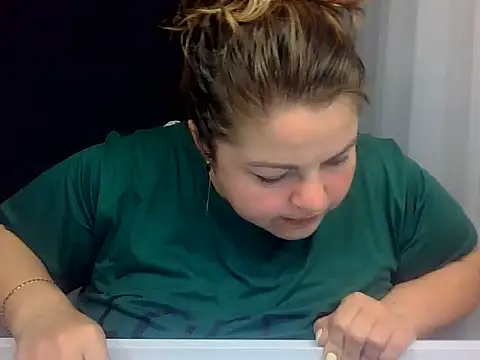 Snapshot of cute__cherry chatting on July 25, 2026, 10:18 pm cute cherry online show from July 25, 2026, 10:18 pm