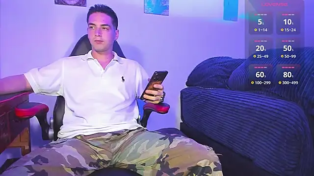 Alex smith00 online show from December 8, 2024, 11:40 pm