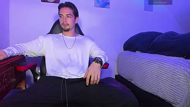 Alex smith00 online show from January 19, 2025, 1:10 am