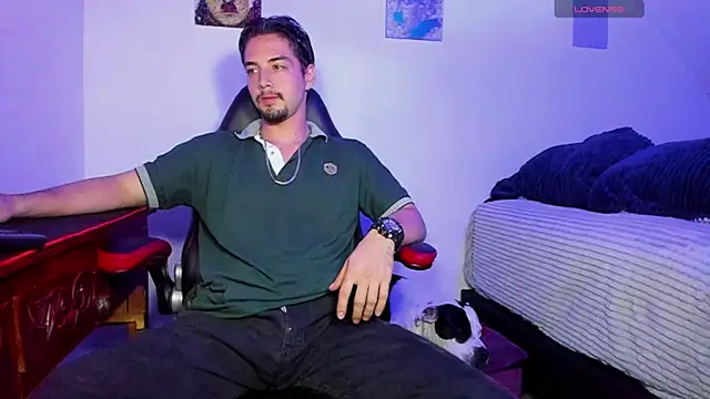 Alex smith00 online show from January 26, 2025, 1:52 am