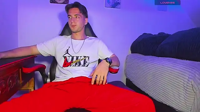 Alex smith00 online show from February 27, 2025, 1:27 am