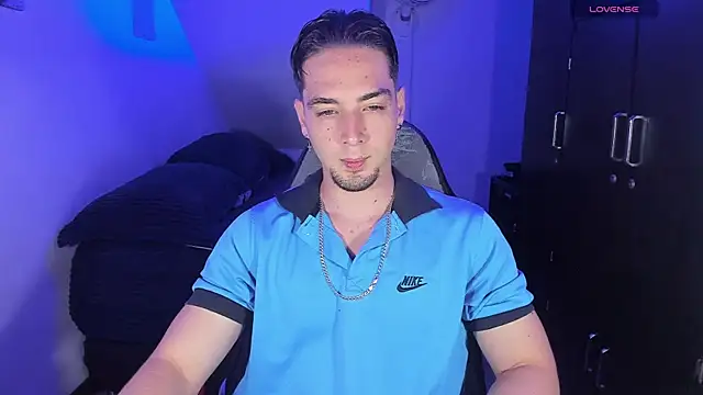 Alex smith00 online show from October 7, 2025, 11:35 pm