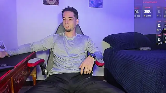 Alex smith00 online show from October 12, 2025, 10:31 pm