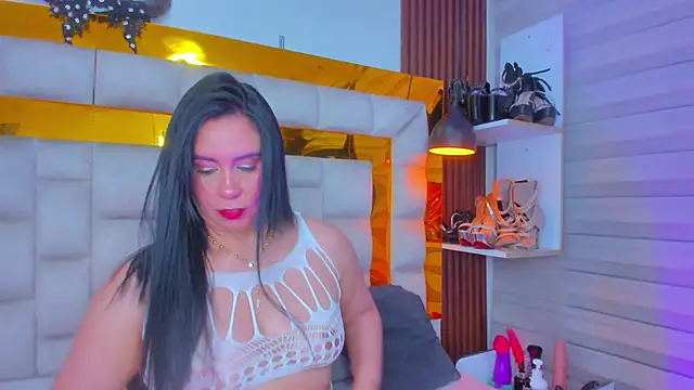 bigass monic online show from June 4, 2026, 12:05 am