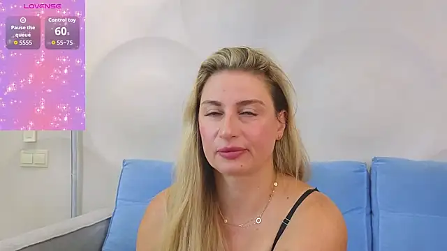 Snapshot of Lady_Murenza chatting on July 13, 2026, 6:33 pm Lady Murenza online show from July 13, 2026, 6:33 pm