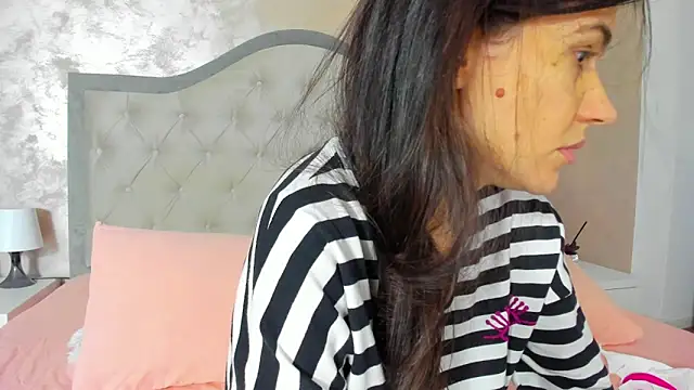 JennaMyers online show from November 16, 2025, 8:25 pm