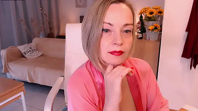 Tilly Eliot online show from December 15, 2025, 6:23 pm