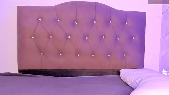 Snapshot of alysson_18 chatting on March 17, 2026, 1:25 pm alysson 18 online show from March 17, 2026, 1:25 pm