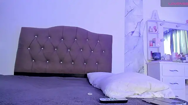 Snapshot of alysson_18 chatting on April 8, 2026, 3:01 pm alysson 18 online show from April 8, 2026, 3:01 pm