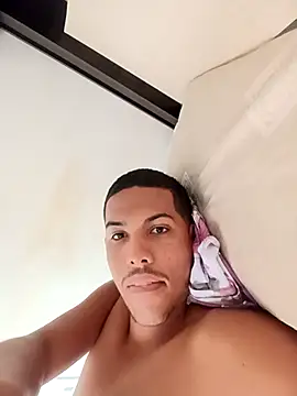 Snapshot of Vinicius5890 chatting on April 23, 2026, 5:59 pm Vinicius5890 online show from April 23, 2026, 5:59 pm