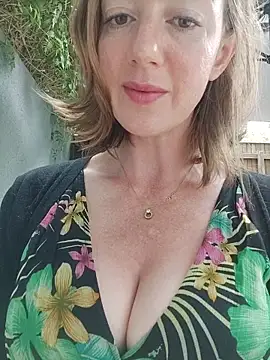 TopsyWilde online show from January 18, 2026, 10:41 am