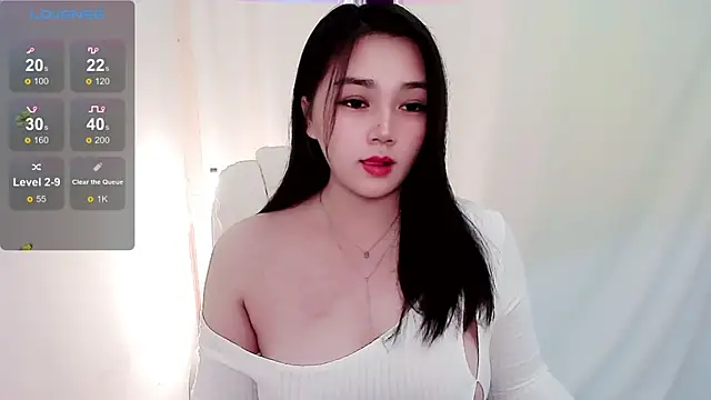 Snapshot of small_Eva chatting on December 3, 2024, 2:27 pm small Eva online show from December 3, 2024, 2:27 pm