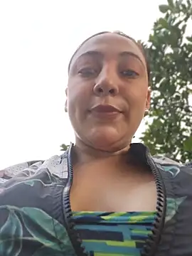 VickyHoult online show from April 4, 2026, 9:34 pm