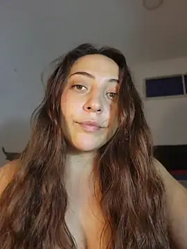 Snapshot of VickyHoult chatting on May 12, 2026, 11:24 pm VickyHoult online show from May 12, 2026, 11:24 pm