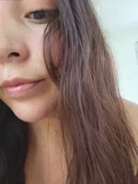 Snapshot of VickyHoult chatting on May 17, 2026, 7:32 pm VickyHoult online show from May 17, 2026, 7:32 pm