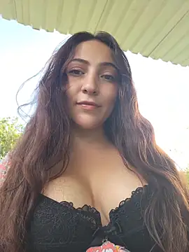 Snapshot of VickyHoult chatting on June 4, 2026, 9:32 pm VickyHoult online show from June 4, 2026, 9:32 pm