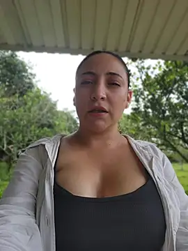 Snapshot of VickyHoult chatting on July 3, 2026, 9:43 pm VickyHoult online show from July 3, 2026, 9:43 pm
