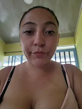 Snapshot of VickyHoult chatting on August 3, 2026, 7:06 pm VickyHoult online show from August 3, 2026, 7:06 pm