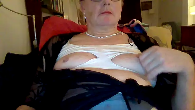 Snapshot of Mona-Mature chatting on December 2, 2025, 11:45 pm Mona-Mature online show from December 2, 2025, 11:45 pm