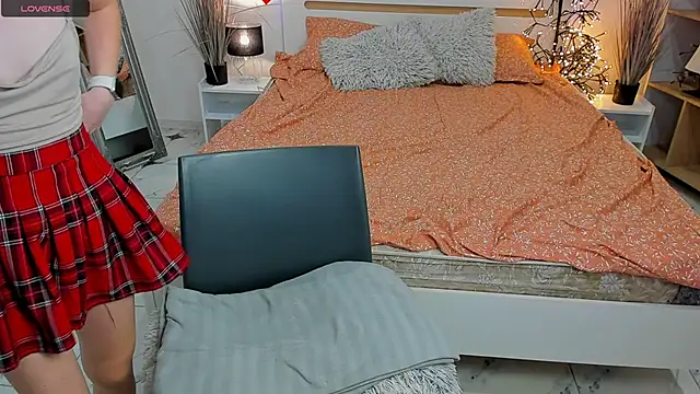 Snapshot of CharmedDoll chatting on March 4, 2025, 4:41 pm CharmedDoll online show from March 4, 2025, 4:41 pm