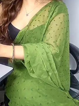 Snapshot of aliyaah_singh chatting on March 20, 2025, 8:40 pm aliyaah singh online show from March 20, 2025, 8:40 pm