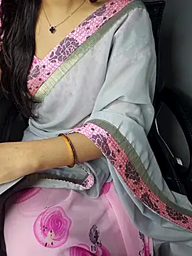 Snapshot of aliyaah_singh chatting on October 28, 2025, 5:48 pm aliyaah singh online show from October 28, 2025, 5:48 pm