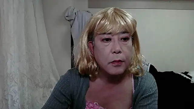 Snapshot of Saori_M chatting on March 1, 2026, 6:04 am Saori M online show from March 1, 2026, 6:04 am