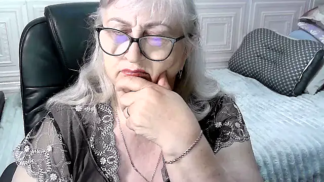 Snapshot of LolkaAlyss chatting on April 19, 2026, 3:55 pm LolkaAlyss online show from April 19, 2026, 3:55 pm