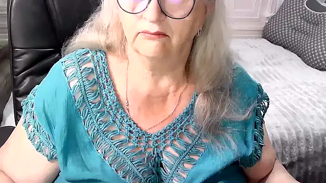 Snapshot of LolkaAlyss chatting on May 10, 2026, 2:39 am LolkaAlyss online show from May 10, 2026, 2:39 am