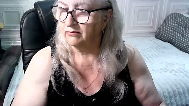 Snapshot of LolkaAlyss chatting on May 11, 2026, 7:25 am LolkaAlyss online show from May 11, 2026, 7:25 am