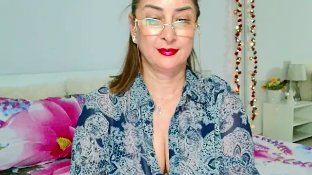 Tyana40 online show from May 15, 2026, 11:01 pm