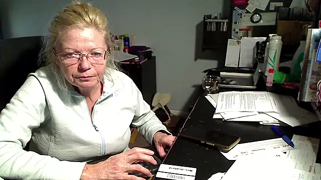 XTRAHORNYONE online show from May 18, 2026, 4:29 am