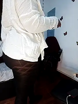 sharom smith1 online show from September 23, 2025, 11:30 pm